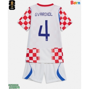 Kroatien Josko Gvardiol #4 Replika Babytøj Hjemmebanesæt Børn VM 2026 Kortærmet (+ Korte bukser)